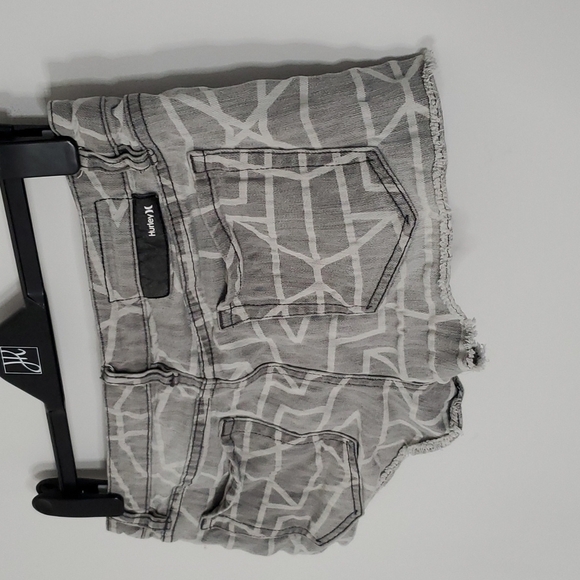 hurley grey and white 29 Waist jean shorts - Picture 4 of 7